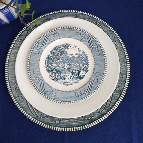 CURRIER & IVES 3 Bundle Dinner Table Plates - Picture 13 of 16